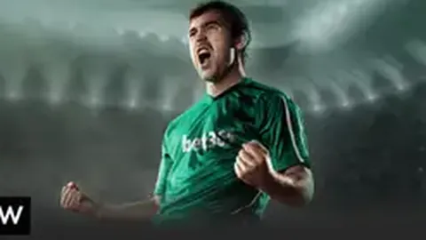 莱万在巴萨进球突破94球，与罗纳尔迪尼奥持平